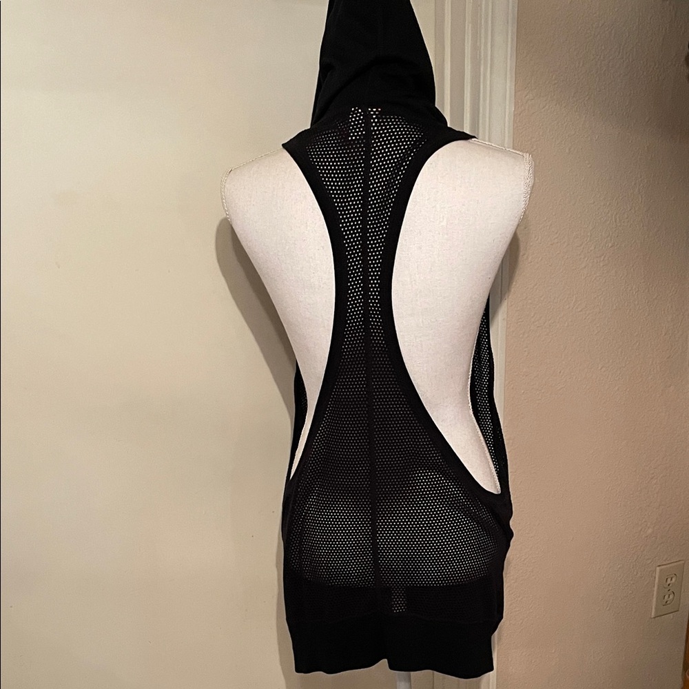 “Nike” Black Hooded Vest with Logo! - Picture 6 of 11